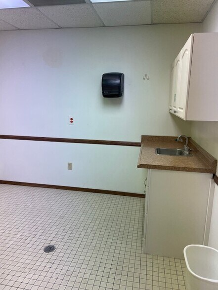 More Photos Of 1163 Route 37 W, Toms River Medical For Lease