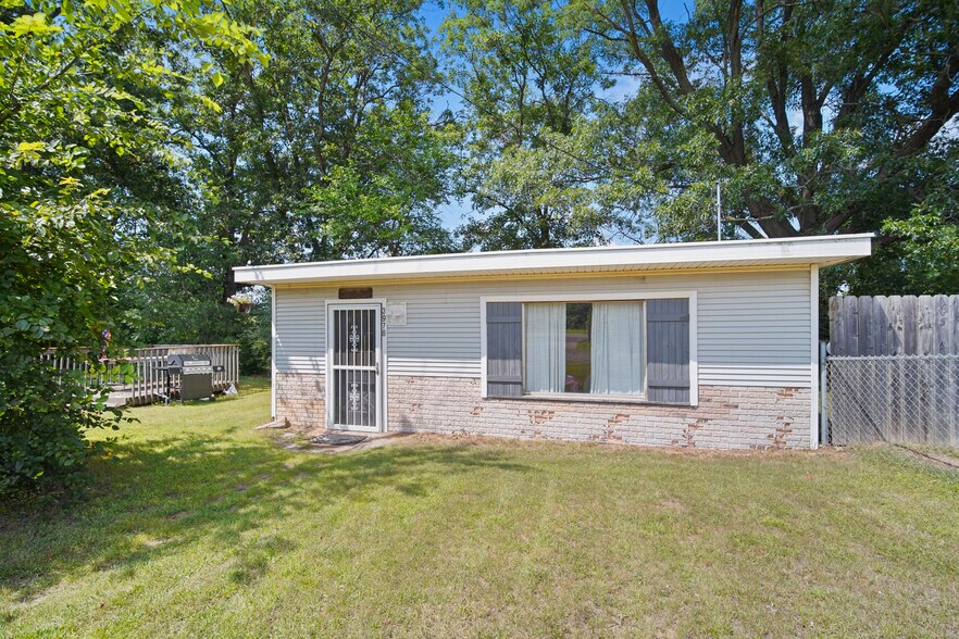 More Photos Of 3980 Ann Arbor Rd, Jackson Light Manufacturing For Sale