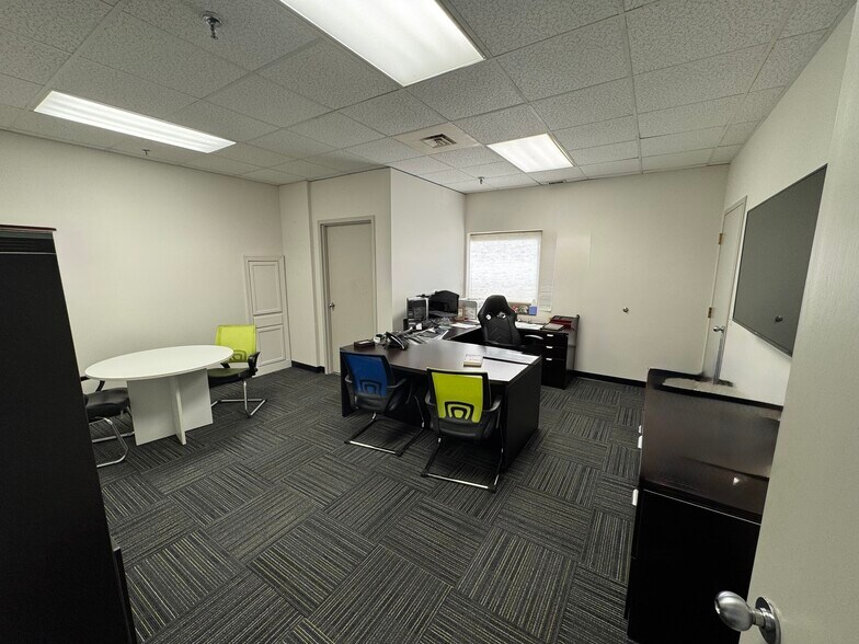 More Photos Of 10100 Crosstown Cir, Eden Prairie Warehouse For Sale