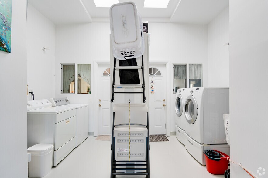 More Photos Of 1517 E Washington Blvd, Pasadena Storefront Retail Residential For Sale