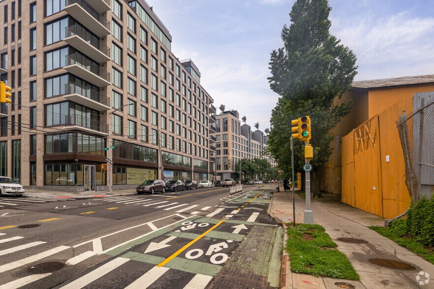 More Photos Of 30-55 Vernon Blvd, Long Island City Apartments For Lease