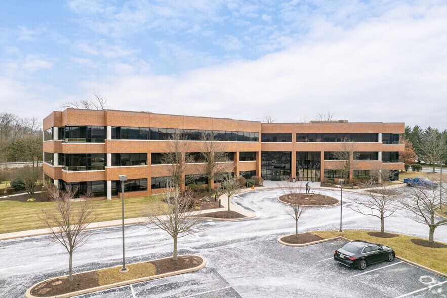 Primary Photo Of 3773 Corporate Pky, Center Valley Office For Lease