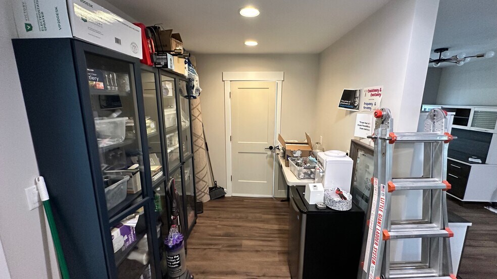 More Photos Of 152 W 500 S, Bountiful Office For Sale