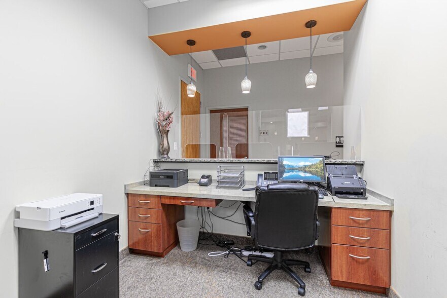 More Photos Of 7625 Maple Lawn Blvd, Fulton Medical For Sale
