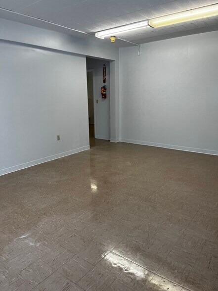 More Photos Of 49 Jefferson St, Phoenix Specialty For Lease