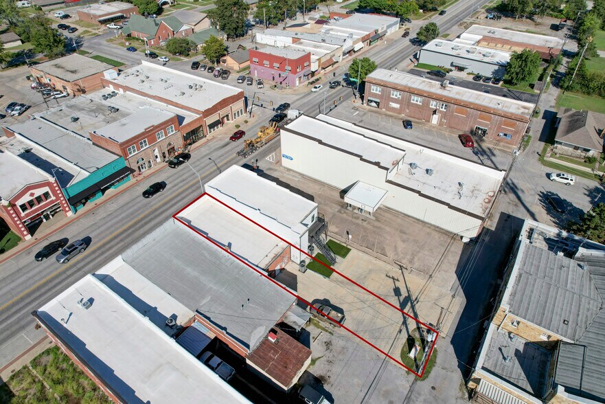 More Photos Of 214 E Rogers Blvd, Skiatook Storefront Retail Office For Sale