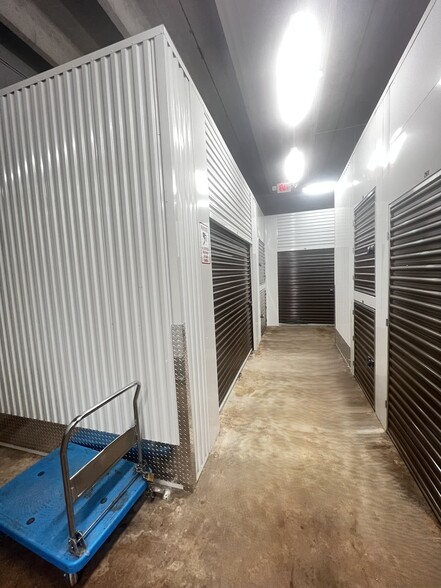 More Photos Of 1909-2099 Opa Locka Blvd, Miami Warehouse For Lease