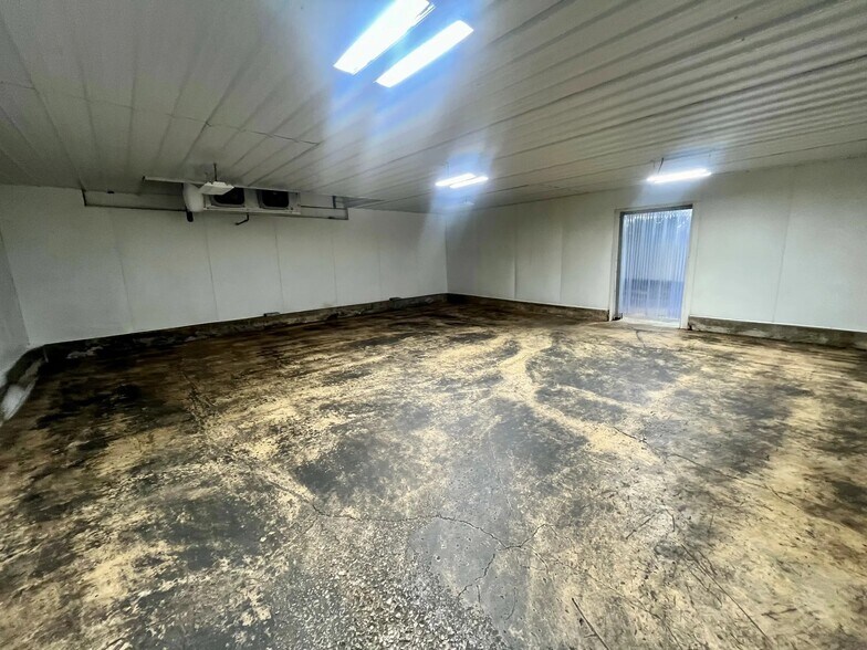 More Photos Of 931 SW 5th St, Oklahoma City Warehouse For Sale