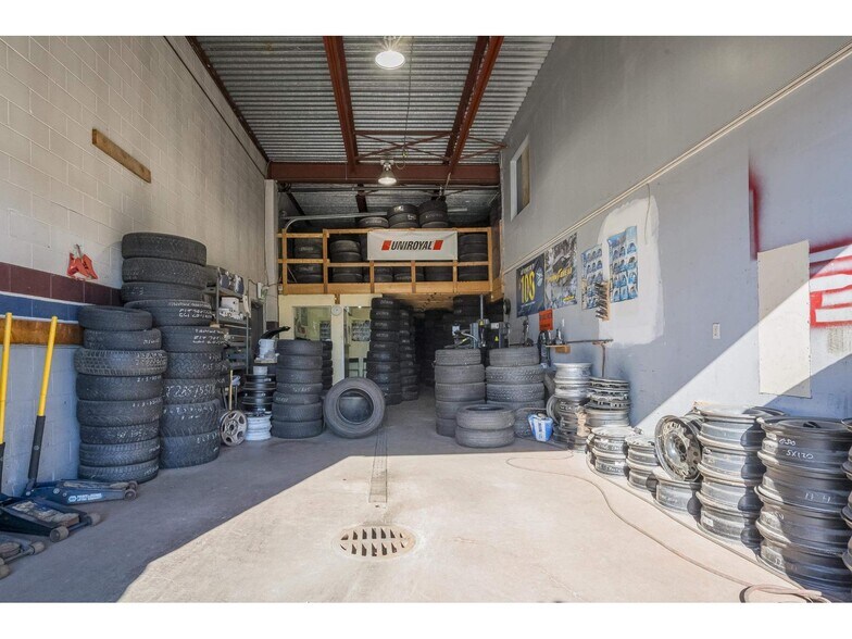 More Photos Of 8815 Young Rd, Chilliwack Auto Repair For Sale