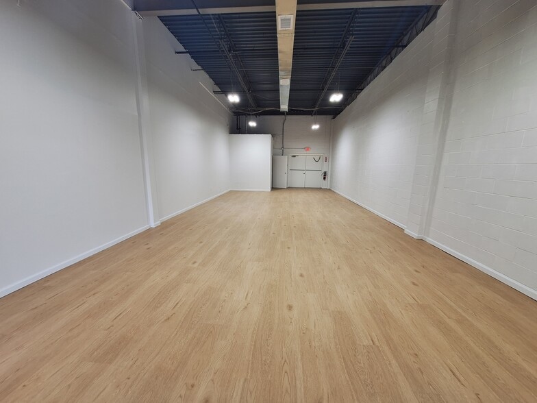 More Photos Of 1656 Fifth Ave, Bay Shore Unknown For Lease