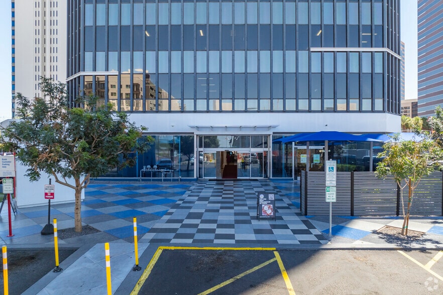 More Photos Of 3030 N Central Ave, Phoenix Office For Lease