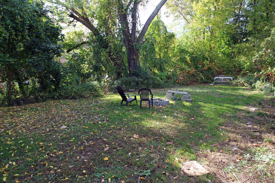 More Photos Of 3 Highland Park Ave, Hudson Specialty For Sale