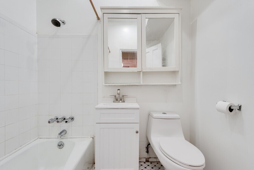 More Photos Of 324 Park Pl, Brooklyn Apartments For Sale