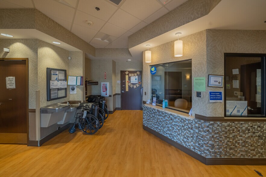 More Photos Of 3708-3722 E Rosedale St, Fort Worth Freestanding For Sale