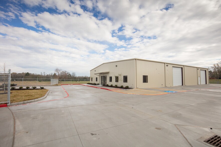 More Photos Of 3642 Bacor Rd, Houston Warehouse For Lease