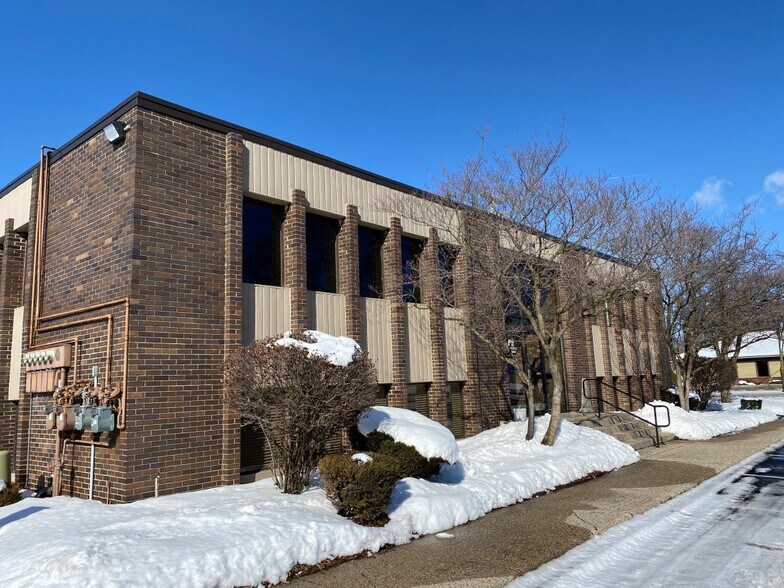 Primary Photo Of 1500 44th St SE, Grand Rapids Medical For Lease