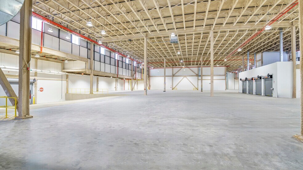 More Photos Of 153-44 S Conduit Ave, Jamaica Warehouse For Lease