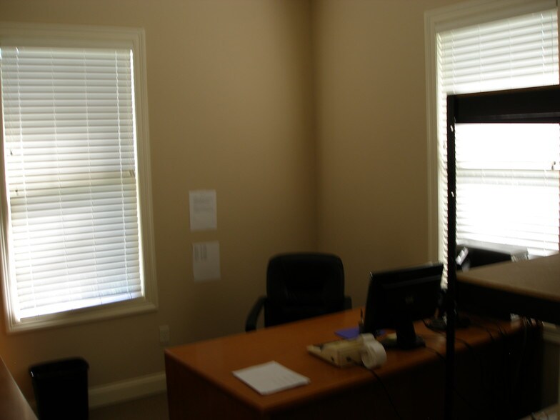 More Photos Of 239 Katherine Dr, Flowood Office For Lease