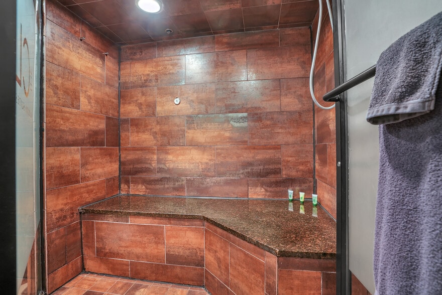 More Photos Of 16W621 S Frontage Rd, Willowbrook Hotel For Sale