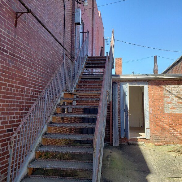 More Photos Of 117 N College Ave, Newton Theater Concert Hall For Sale