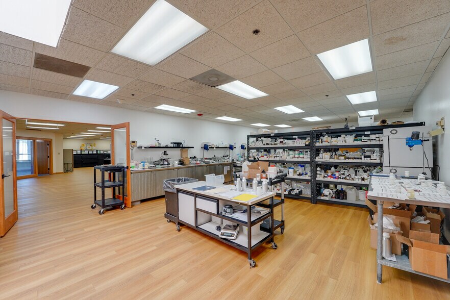 More Photos Of 1849 Diamond St, San Marcos Warehouse For Sale