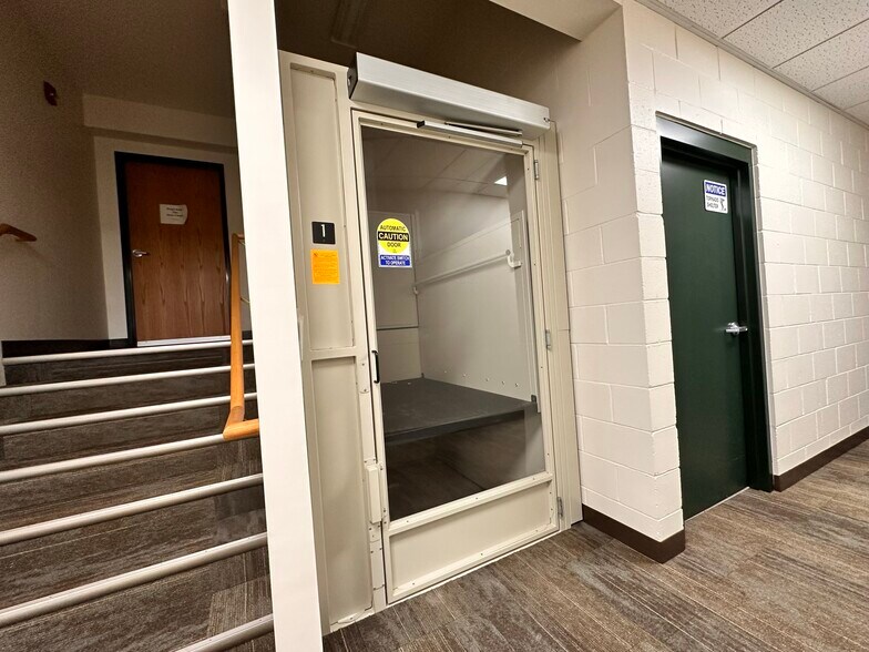 More Photos Of 118 3rd St E, Ashland Office For Sale