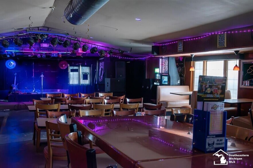 More Photos Of 10221 Telegraph Rd, Carleton Bar For Sale