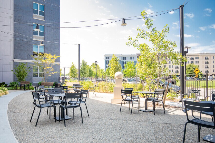 More Photos Of 10-40 Station Dr, Wyandanch Apartments For Lease