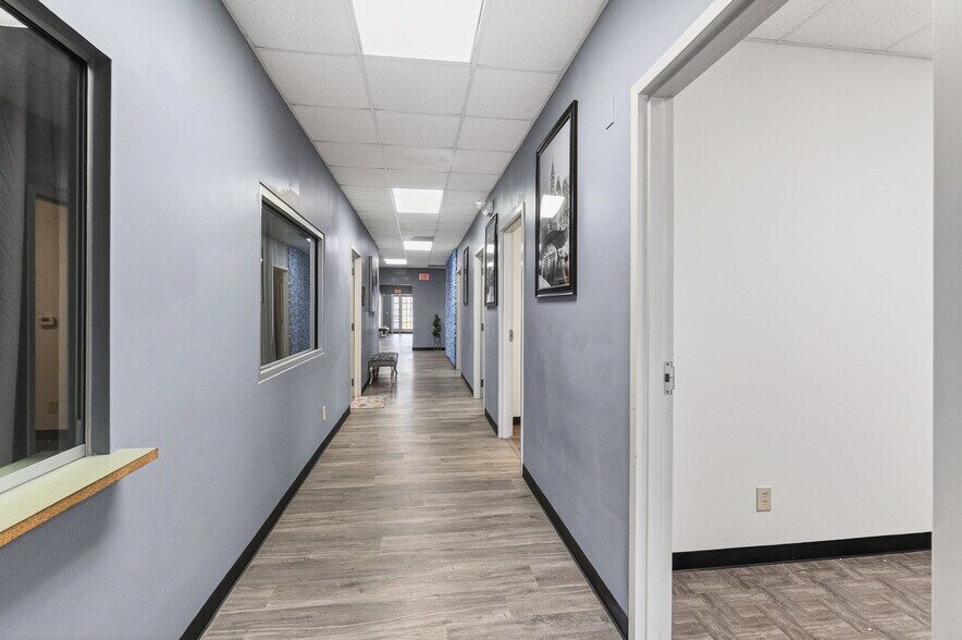 More Photos Of 3210 Prosperity Church Rd, Charlotte Office For Sale