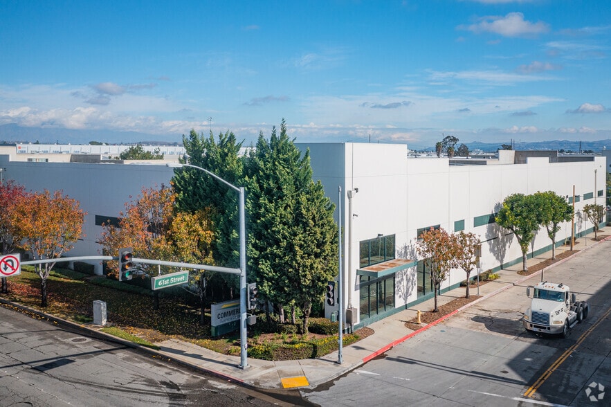 More Photos Of 5709 E 61st St, Commerce Warehouse For Lease