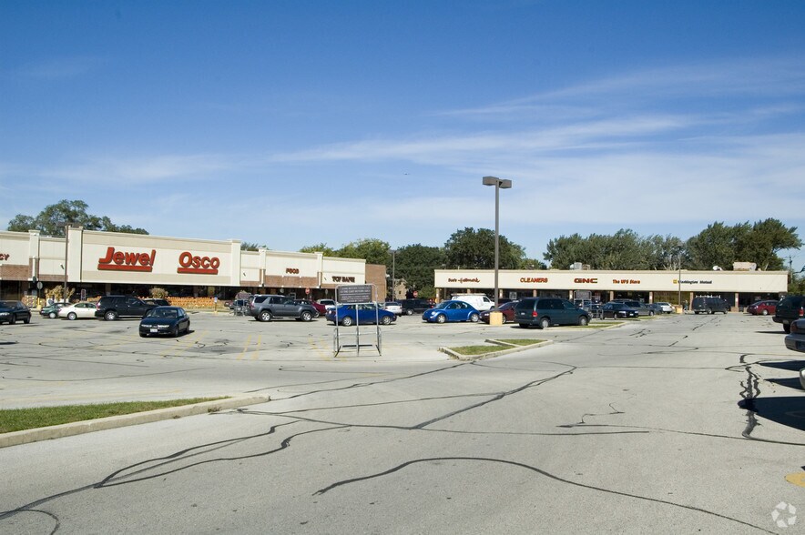 More Photos Of 181-211 E Butterfield Rd, Elmhurst Storefront Retail Office For Lease