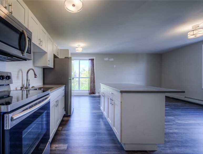 More Photos Of 30 Chatham St, Brantford Apartments For Sale