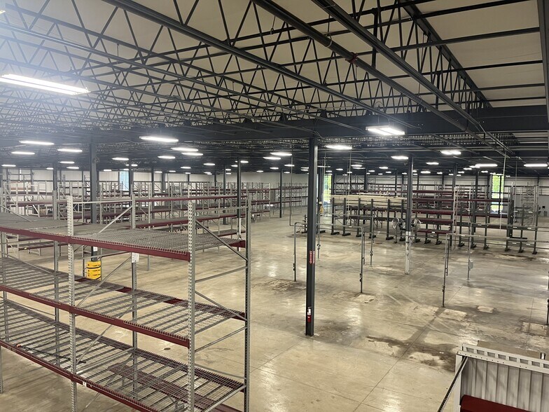 More Photos Of 4045 Korona Ct SE, Caledonia Warehouse For Lease