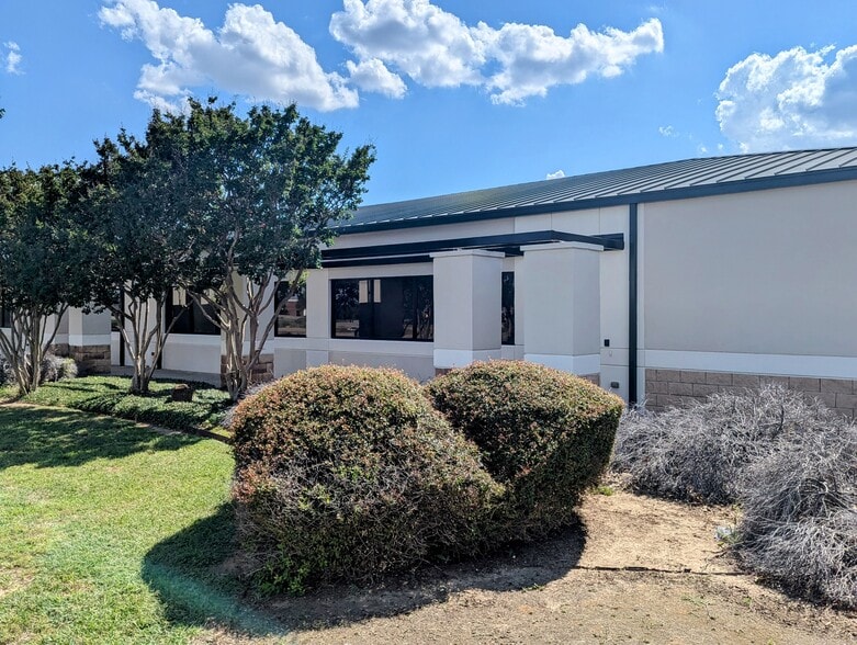 Primary Photo Of 3600 William D Tate Ave, Grapevine Medical For Lease