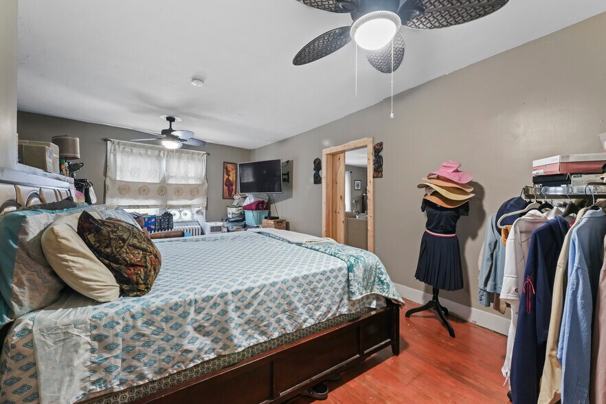 More Photos Of 165 Madison Ave, Albany Storefront Retail Residential For Sale