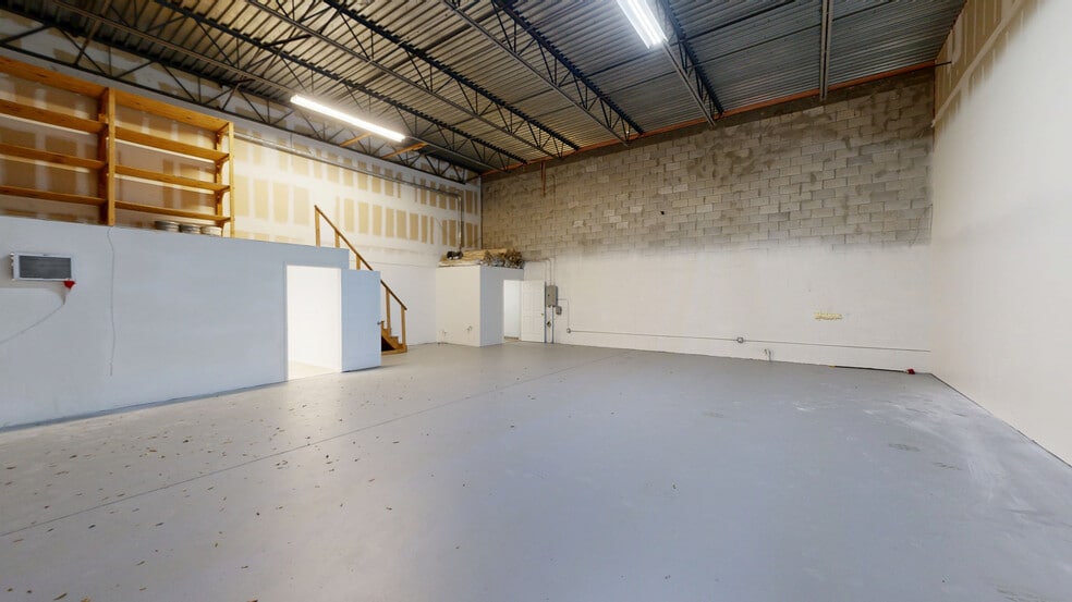 Primary Photo Of 2155 NW Settle Ave, Port Saint Lucie Warehouse For Lease