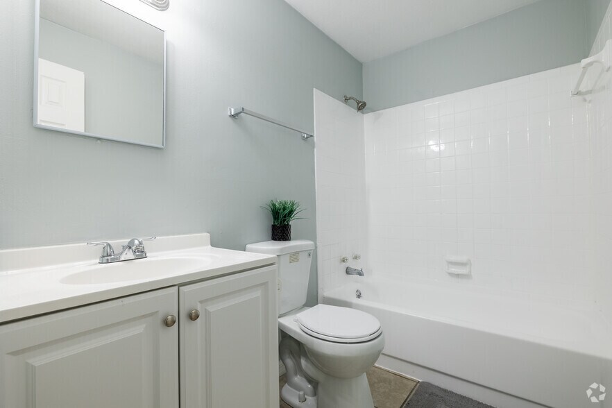 More Photos Of 460 Hale Ave, Brooksville Apartments For Sale