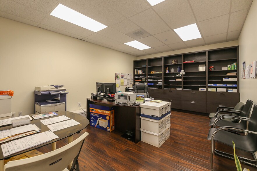 More Photos Of 227 W 140th St, Los Angeles Warehouse For Lease