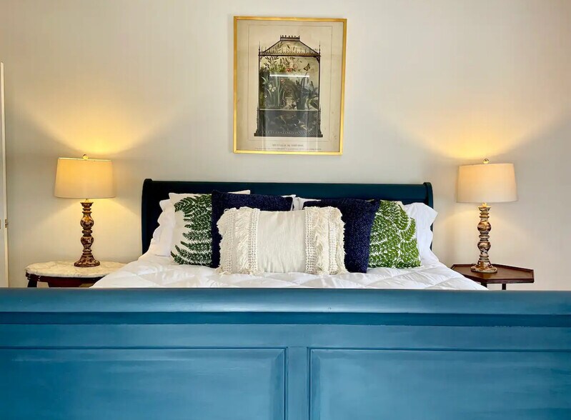 More Photos Of 114 N Walnut St, Seneca Storefront Retail Residential For Sale