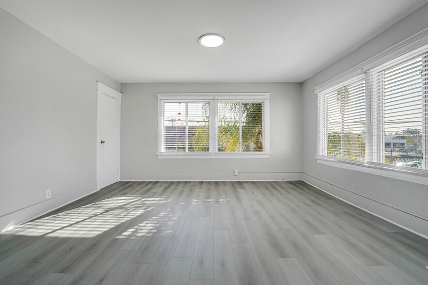 More Photos Of 3601-3605 W Washington Blvd, Los Angeles Apartments For Sale