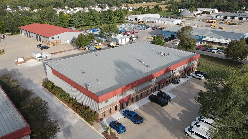 More Photos Of 6250 NW Beaver Dr, Johnston Warehouse For Lease