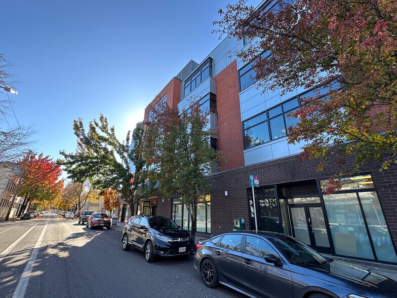 More Photos Of 1515 NW 18th Ave, Portland Medical For Lease