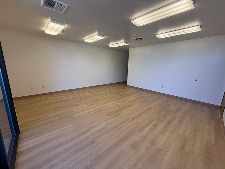 More Photos Of 4420 Commodity Way, Shingle Springs Flex For Lease