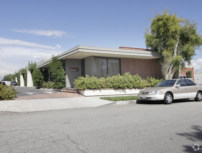 Primary Photo Of 15121-15127 Califa St, Van Nuys Warehouse For Lease