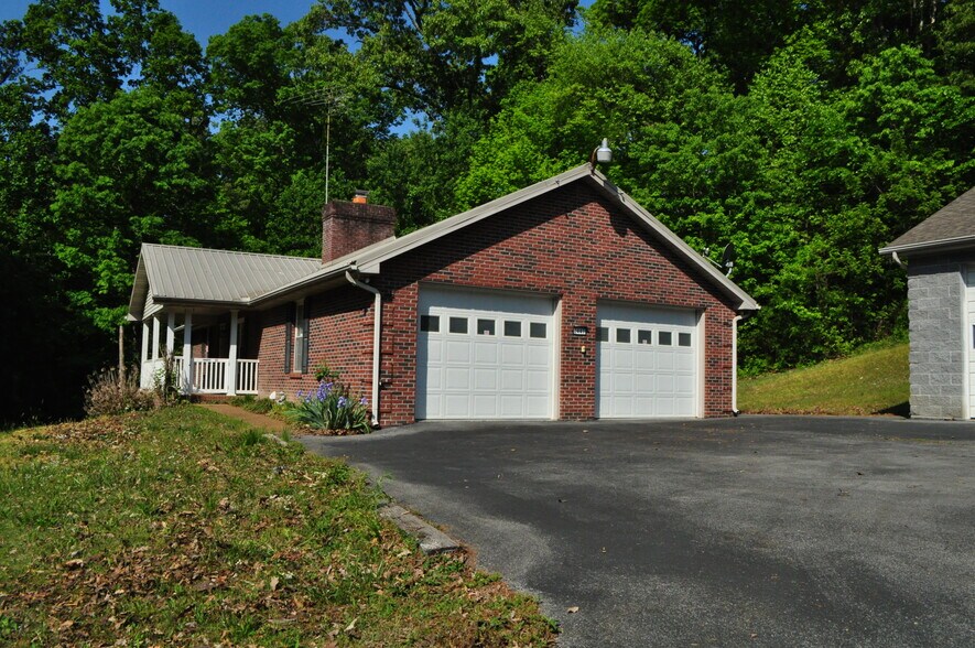 More Photos Of 6447 Rutledge Pike, Knoxville Office For Sale