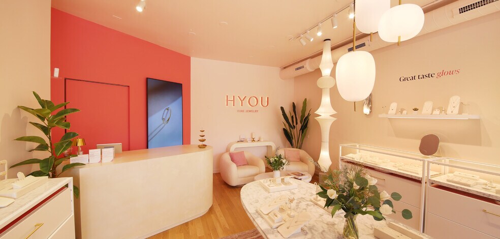 More Photos Of 3530 N Southport Ave, Chicago Storefront Retail Residential For Sale