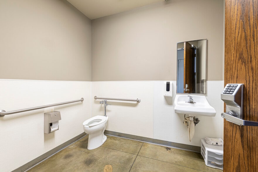 More Photos Of 1108 Sartori Ave, Torrance Office Residential For Sale