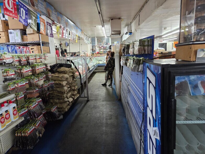 More Photos Of 4211 E Olympic Blvd, Los Angeles Freestanding For Sale