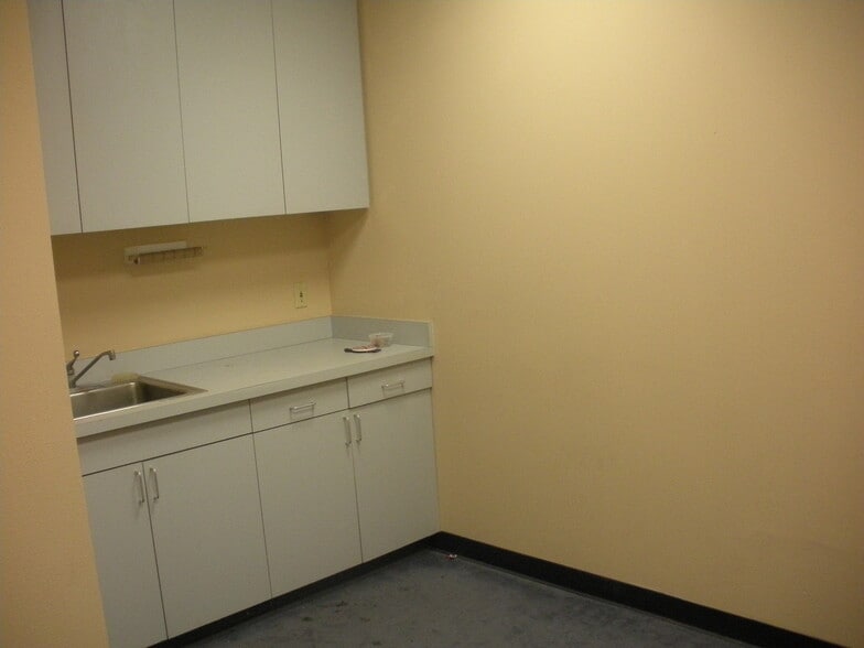 More Photos Of 26921-27051 Moulton Pky, Aliso Viejo Unknown For Lease