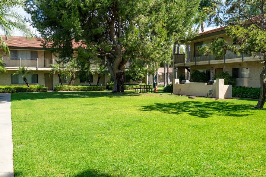 More Photos Of 861 S Glencliff St, La Habra Apartments For Sale
